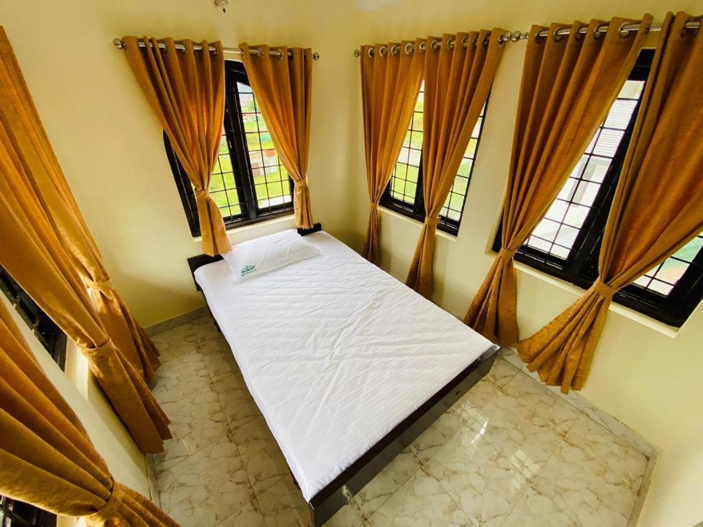 Bed and Breakfast Bob Leisure'S Утакаманд Экстерьер фото